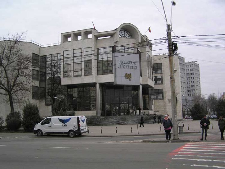 Se schimbă „legea” într-o intersecție importantă din Baia Mare: Modificarea pe care toți șoferii băimăreni trebuie s-o aibă în vedere