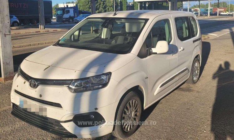 Autoturism Toyota căutat de autoritățile spaniole, condus de un maramureşean, oprit în frontieră
