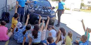 Jandarmii băimăreni, la Școala ,,Nechita Stănescu” și la Direcția Județeană de Sport, în cadrul Campaniei ”Vacanță în siguranță”