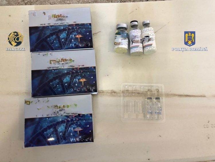 Zeci de descinderi domiciliare în mai multe judeţe, într-un dosar de trafic de droguri