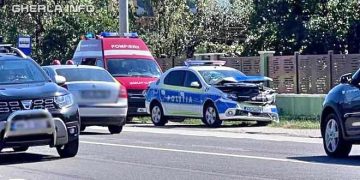 Mașină de poliție implicată într-un accident, în Gherla
