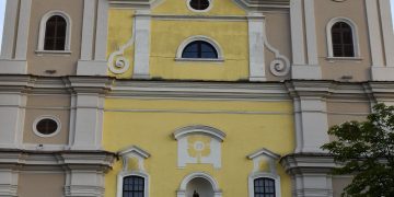 Liturghii oficiate în Baia Mare, transmise la Maria Tv