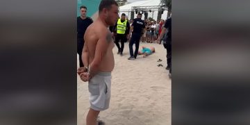 Oameni buni, dați-vă cu reveneală: Bravo jandarmului curajos! Ne-am săturat de bășinoși cu burtă de bere. VIDEO