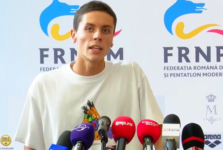 David Popovici, la revenirea în țară după eșecul de la mondiale: „Vreau să fiu din nou cel mai rapid înotător din lume, cel mai bun”