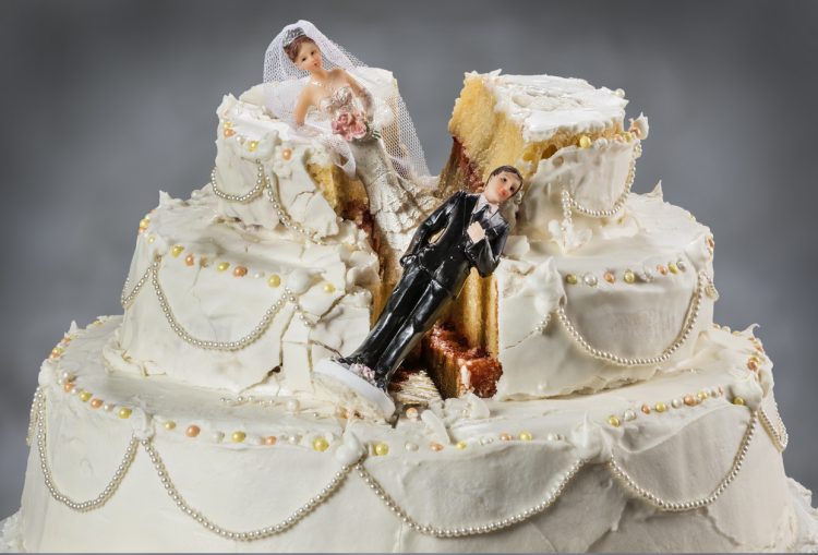 STATISTICĂ: Căsătoriile care se încheie prin divorț durează în medie 14,5 ani în România