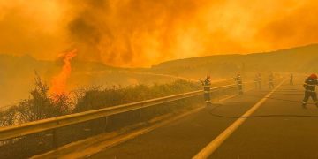 Misiunile celor 52 de pompieri români în Grecia continuă