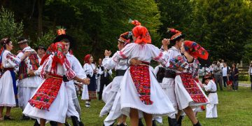 Distracţie şi voie bună în Lăpuş la „Joc în sat”