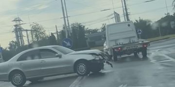 Accident în Baia Mare. Impact între două autoturisme