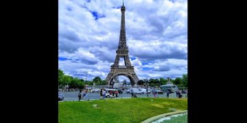 Alertă la Paris. Turnul Eiffel, evacuat de urgență și închis, după o amenințare cu bombă