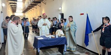 Liturghie cu PS Mihai la temnița de la Sighet, pentru 50 cercetași creștini
