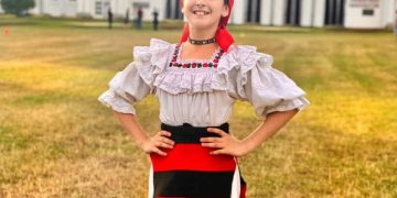 Teodora Dăntăușă, o adevărată cântăreață de muzică populară de mică