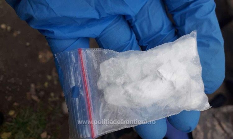 Tânăr de 18 ani descoperit în trafic în Sighetu Marmației cu un pliculeţ cu metamfetamină