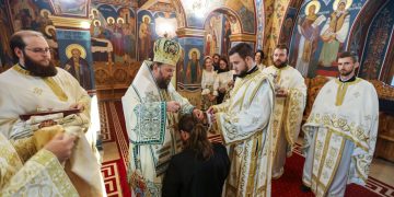 Slujire arhierească şi hirotonie întru diacon, la Paraclisul Episcopal