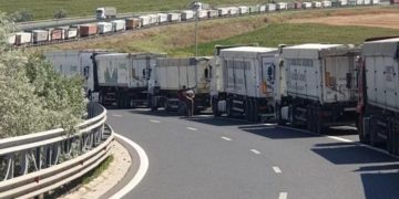 Dacă tot sabotează România. Oare de ce Iohannis și Grindeanu nu își iau salariile din Ucraina?