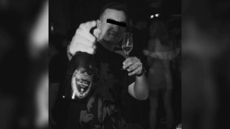 Polițistul care vindea droguri în uniformă avea „antecedente”. Ce fapte a comis și cum l-au găsit mascații la o descindere