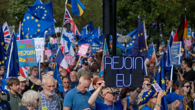 Manifestație de amploare pro-UE și anti-Brexit la Londra. Oamenii militează pentru o revenire în blocul comunitar