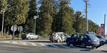 Cum s-a produs accidentul de circulaţie de la Hideaga. Patru persoane, printre care un copil de 5 ani, au ajuns la spital