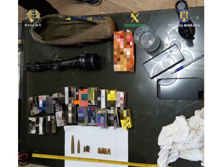 Percheziții în judeţul vecin la o grupare care se ocupa cu trafic de arme și de droguri
