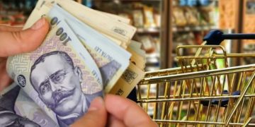 Pentru ce produse și servicii vor scoate românii mai mulți bani din buzunare