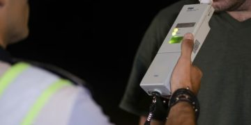 România lucrului bine eșuat! Un polițist beat și drogat a încercat să pună vina pe altcineva după ce a făcut un accident rutier!