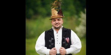 RECUNOAȘTEREA MERITELOR: Un nume, o voce, un destin frumos: IONUȚ UIVAROŞI