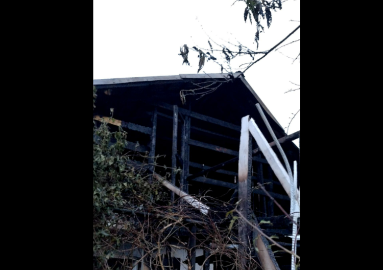 Haideți să fim mai buni: Casa Marianei a ars în puternicul incendiu de la începutul săptămânii din Săsar