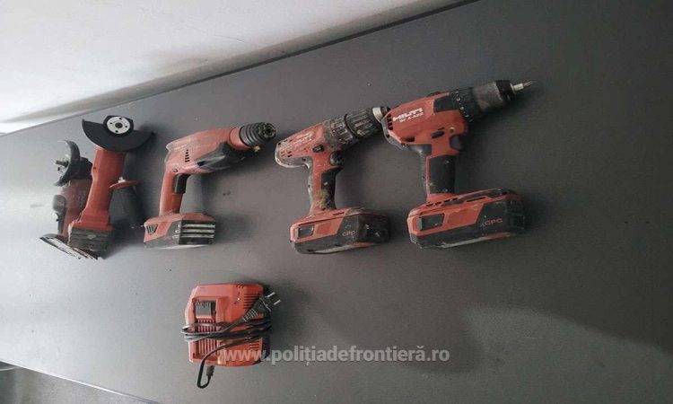 Unelte folosite în construcții, în valoare de peste 11.000 lei, furate din Franța