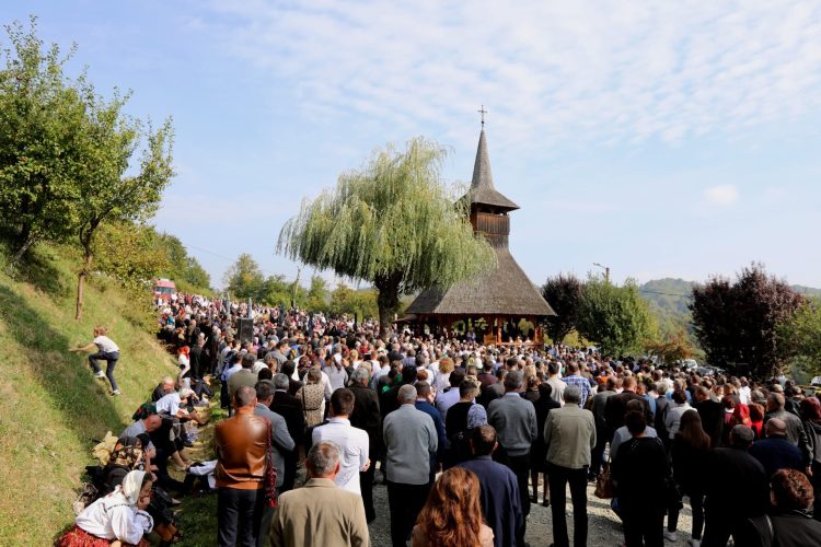 Zece mii de oameni la Hramul Mănăstirii Rohița