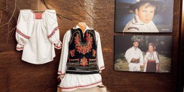 Expoziție de costume tradiționale maramureșene, în Italia