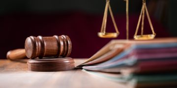 Siguranță și încredere! Judecătoare reținută de procurori pentru luare de mită și consum de droguri. Miercuri avea dosare pe rol…
