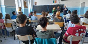 Să învățăm de la antreprenori: Diana Iluț, în vizită la școala în care a fost elevă