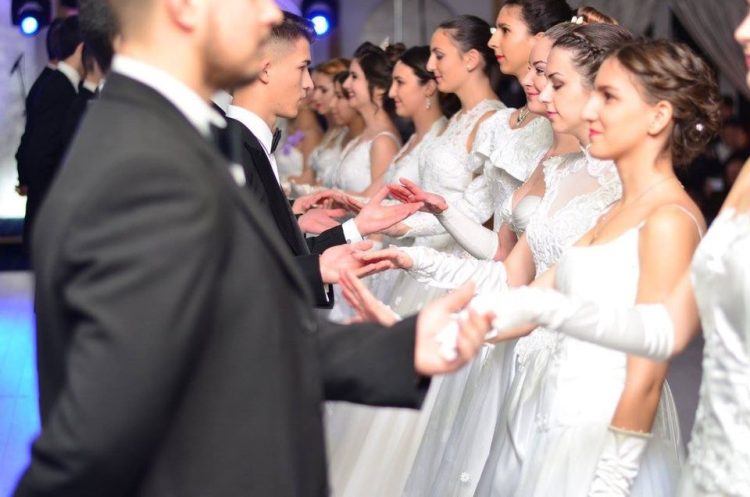 Galactic Dance Baia Mare pregătește o nouă serie de cursuri GRATUITE de dans pentru elevi și studenți!