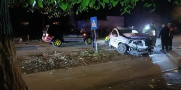 Siguranță și încredere! Patru răniți după ce două autospeciale de Poliție s-au ciocnit în timp ce urmăreau un autoturism în trafic…