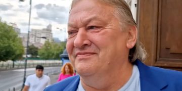 Dănuț Lupu,  fost fotbalist din Generația de Aur, condamnat definitiv la închisoare. A fost dat în urmărire