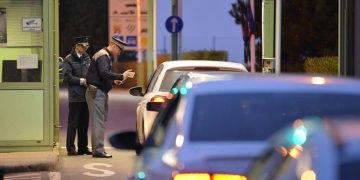 Slovenia a reintrodus controale la frontierele cu Croația și Ungaria