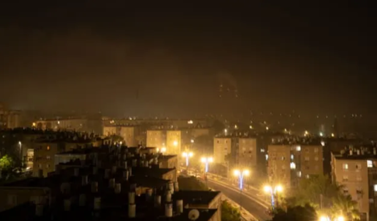 Armata israeliană anunţă că a ”lovit 150 de ţinte subterane”