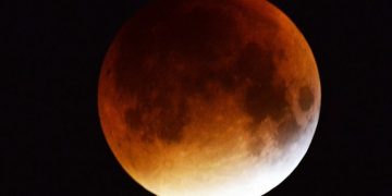 Eclipsă parțială de Lună, vizibilă în România. Când are loc fenomenul astronomic