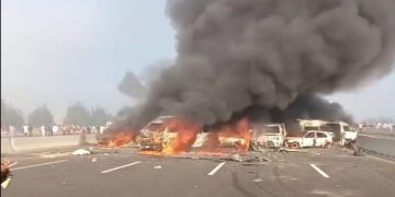 Accident cumplit în Egipt. Cel puțin 32 de morți și 60 de răniți, după ce 6 mașini s-au ciocnit