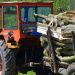 Tragedie la Trestia. Un bărbat de 55 de ani a murit după ce a căzut  de la 3 metri de pe remorca unui tractor