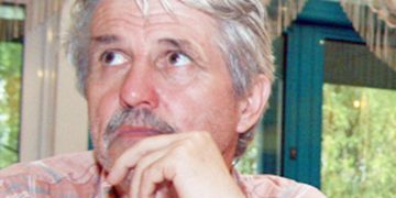 La moartea unui Poet! Exilați în hamuri caii orbesc și mor…