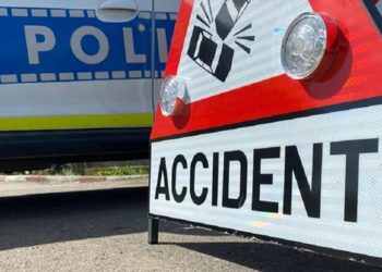 Cum s-a produs accidentul mortal de la Vad. Două persoane şi-au pierdut viaţa după ce maşina în care se aflau s-a răsturnat şi a ajuns în curtea unei case