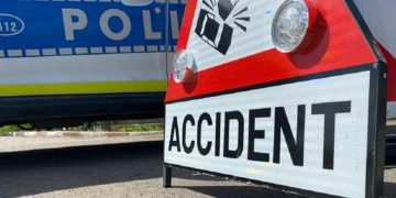 Cum s-a produs accidentul mortal de la Vad. Două persoane şi-au pierdut viaţa după ce maşina în care se aflau s-a răsturnat şi a ajuns în curtea unei case