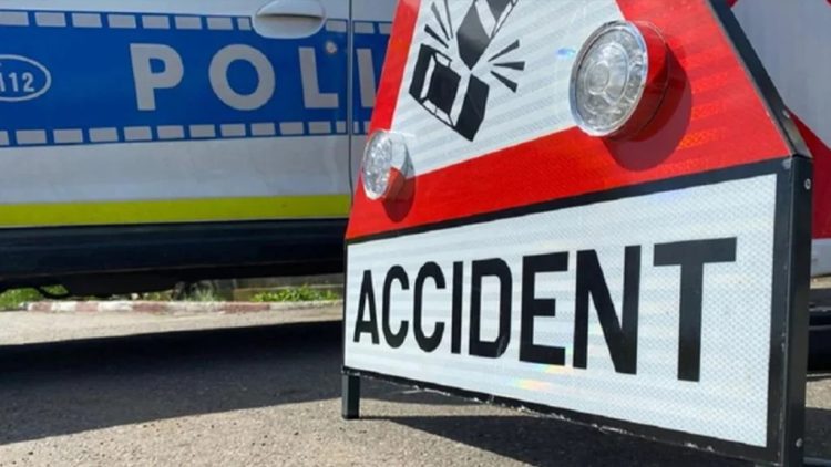 Cum s-a produs accidentul mortal de la Vad. Două persoane şi-au pierdut viaţa după ce maşina în care se aflau s-a răsturnat şi a ajuns în curtea unei case