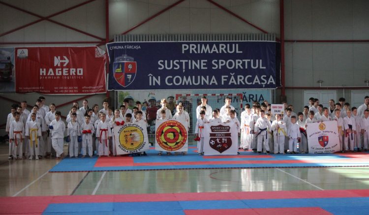 Peste 100 de sportivi au participat la Fărcaşa la ediţia I a „Cupei Toamnei” – Karate Shotokan