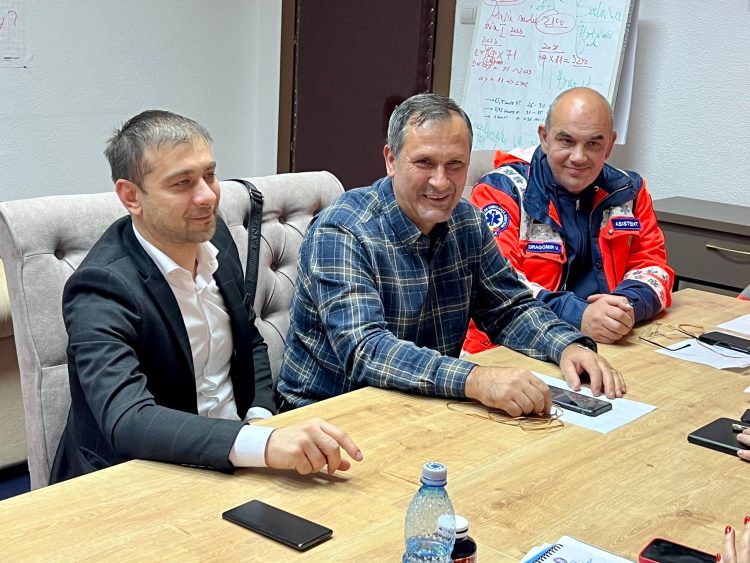 Zetea, omul care pare să rezolve greva ambulanțierilor