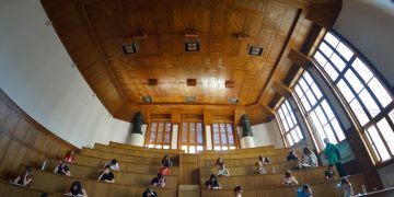 Peste 1.350 de candidați vor susține duminică examenul național de rezidențiat, organizat de UMF „Iuliu Hațieganu” Cluj