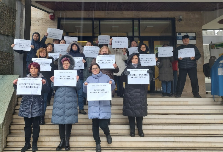 Protest spontan organizat de salariații Direcției Județene de Statistică Maramureș