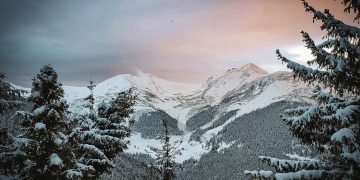 Ce putem face de 1 Decembrie la Borșa? Să intonăm Imnul României la cota 1600 m