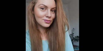 PSIHOLOGUL DE SERVICIU: Gaslighting-ul sau cum ajungi să fii victima șantajului emoțional