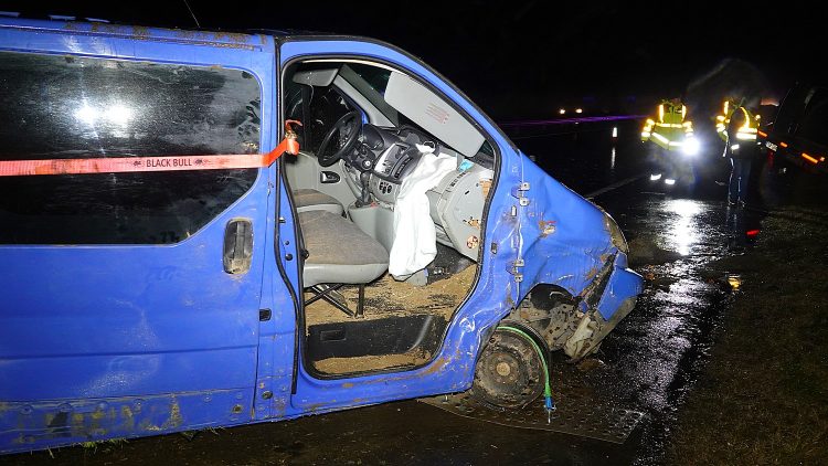 Români răniți pe autostrada M5 din Ungaria, după un impact puternic între două microbuze